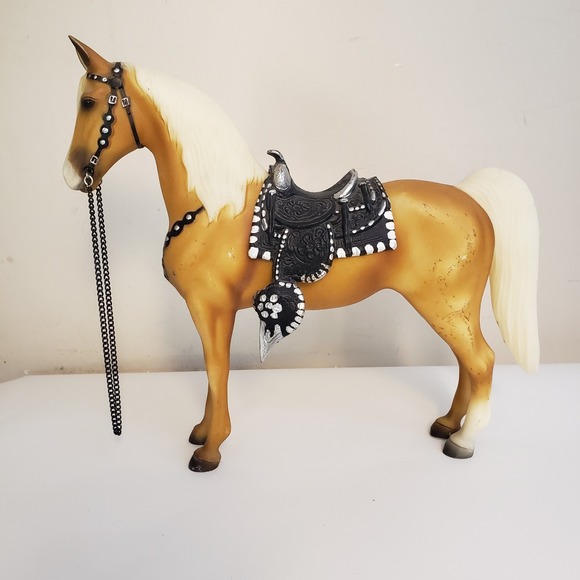 Breyer Reeves Horse Molding #758 Roy Rogers Trigger Brown w/  Reins & Saddle - Picture 1 of 12
